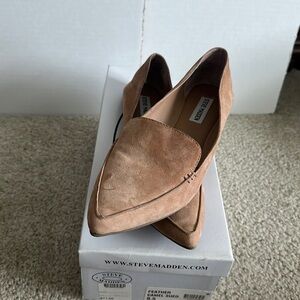 Tan Steve Madden flats